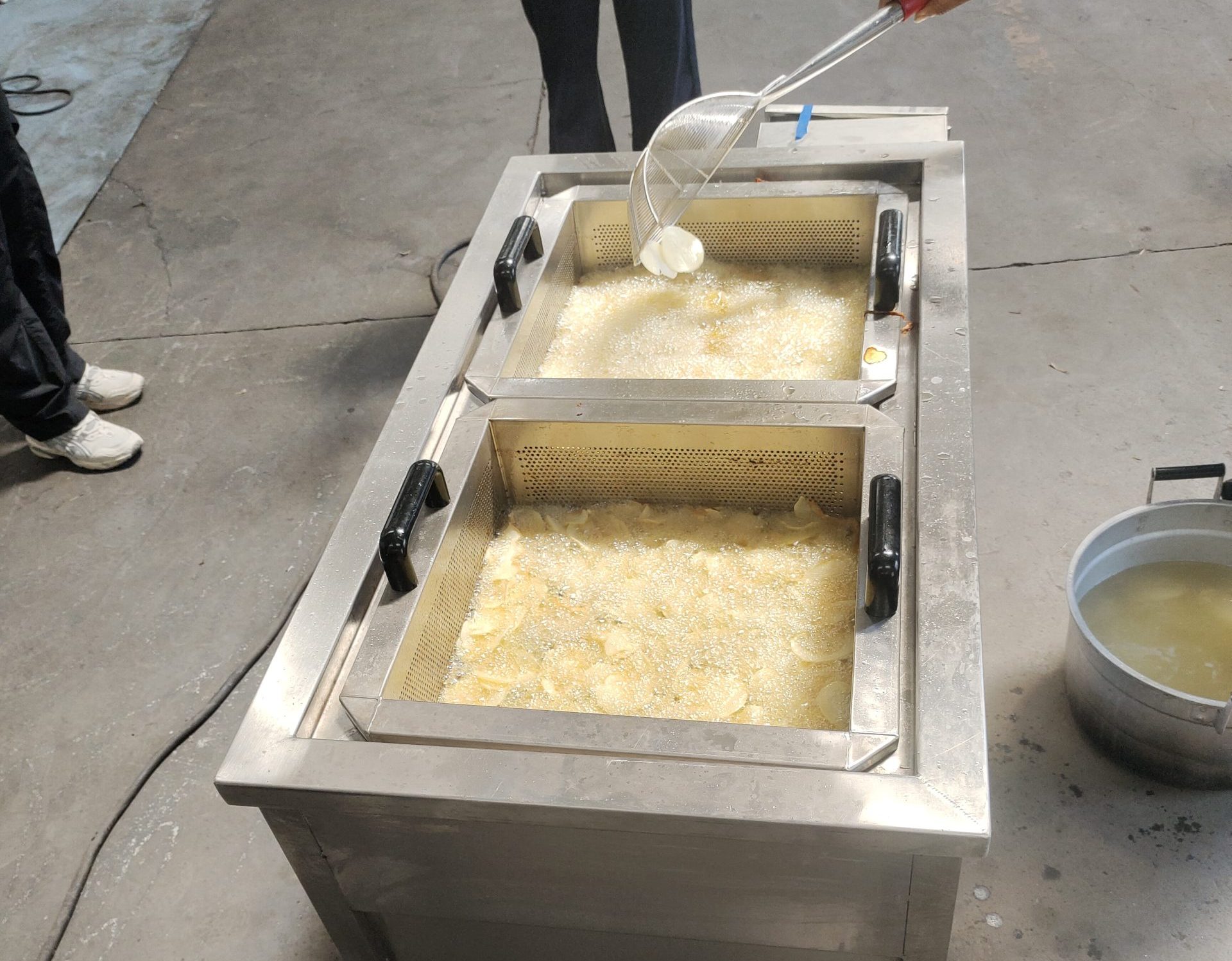 Factory Material Testing: Automated Commercial Potato Chip Processing Line