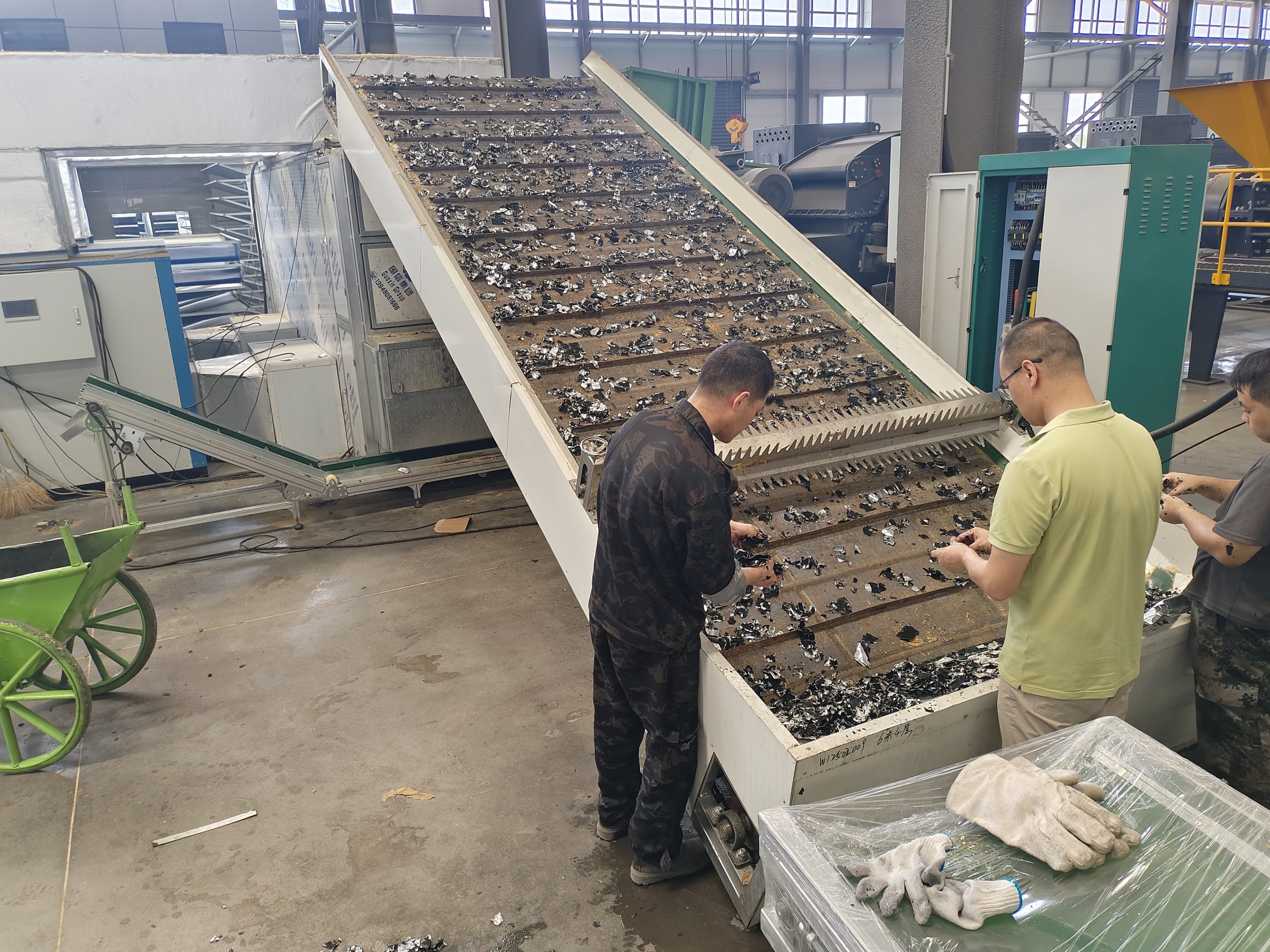 Lithium Battery Electrode Scrap Dryer: Continuous Mesh Belt Workshop Trial