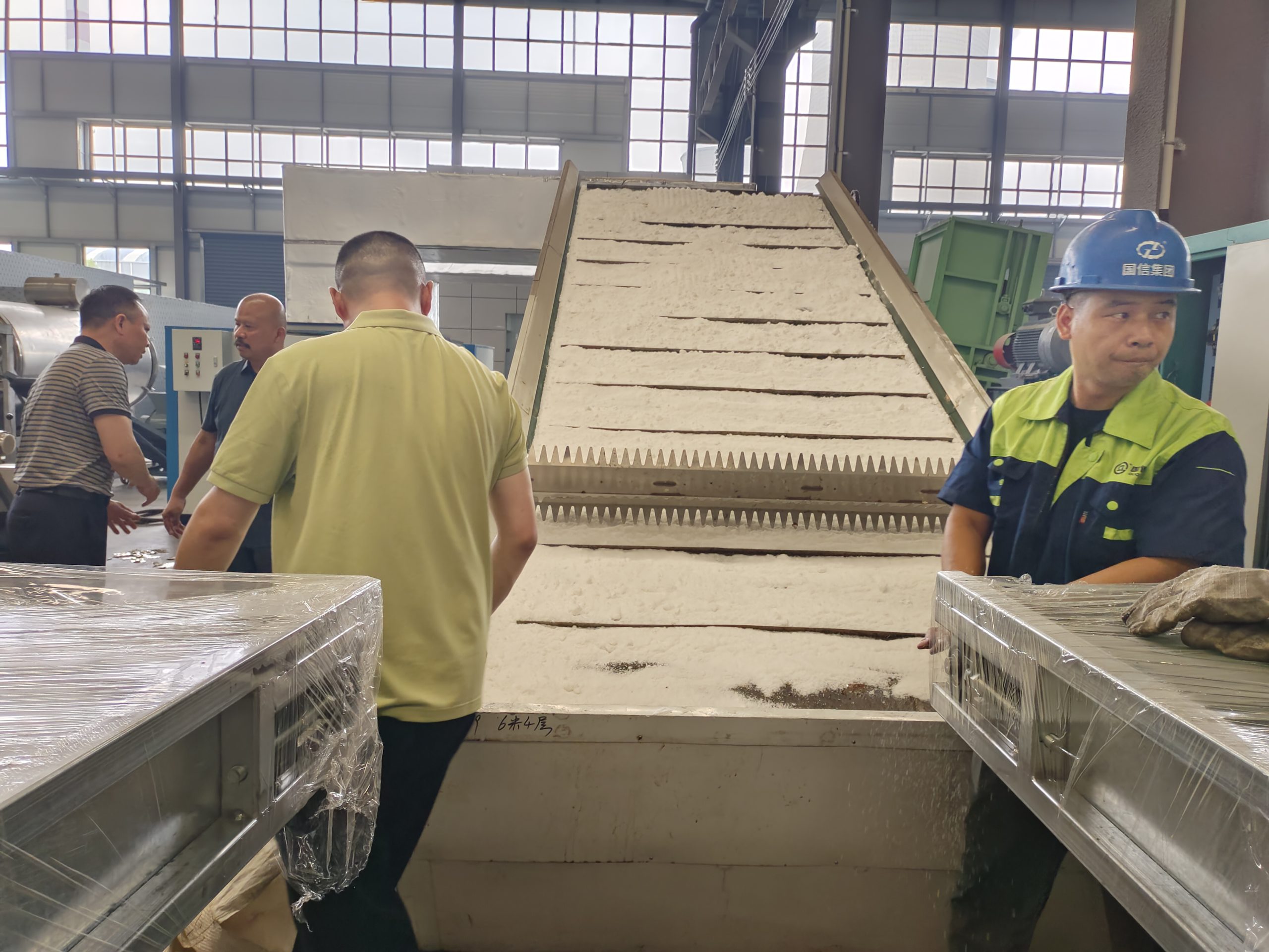 Desiccated Coconut Dryer Selection Case Study: Continuous Mesh Belt vs. Industrial Microwave Drying